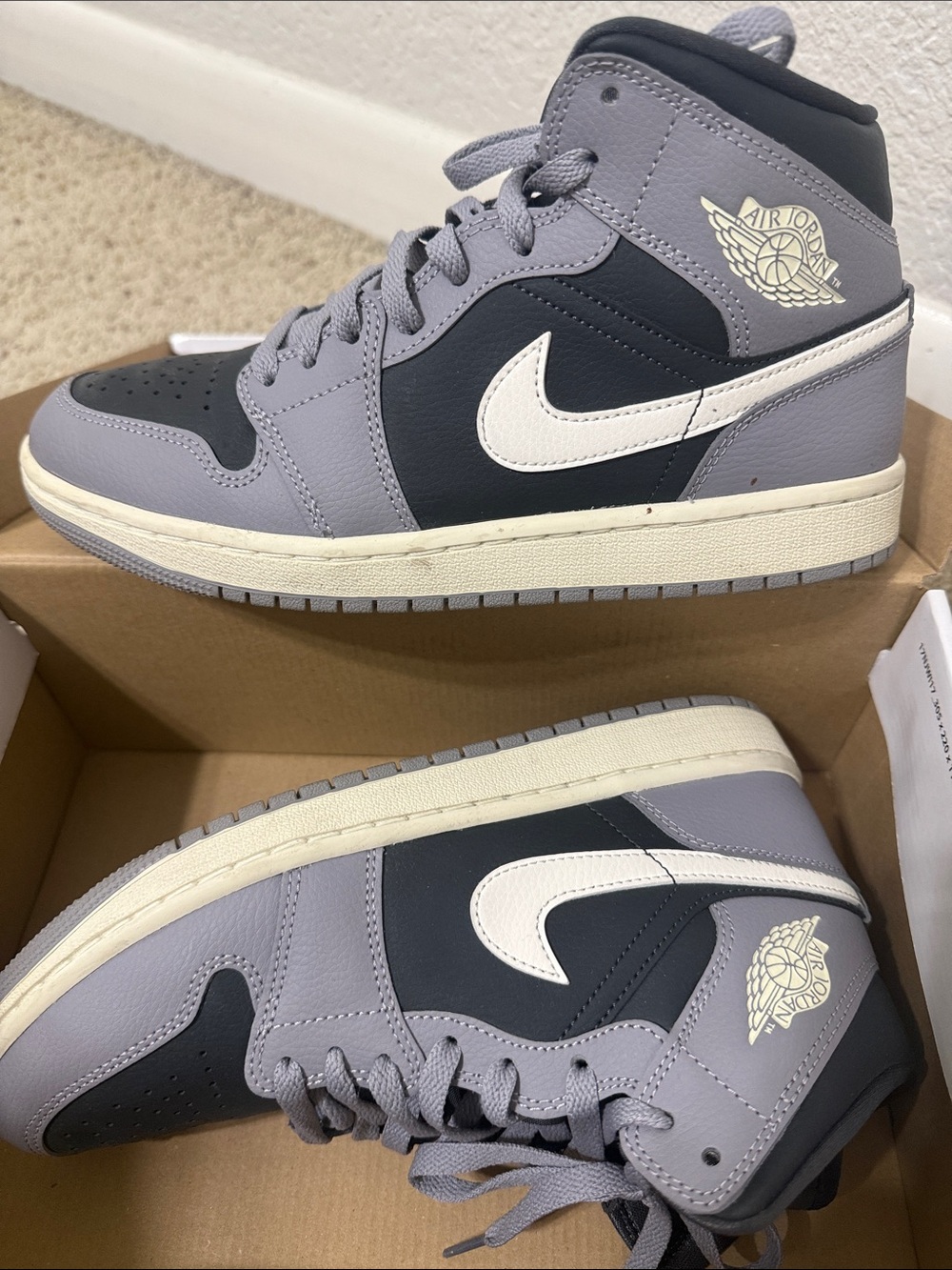 Air Jordan - Picture 3 of 3